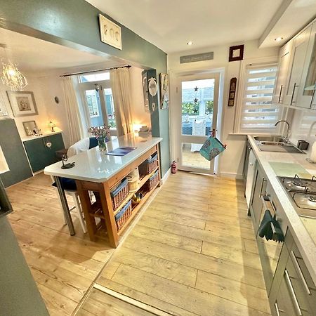 Garden Cottage - 3 Bedroom Close To Town And Beach Μπόρνμουθ Εξωτερικό φωτογραφία