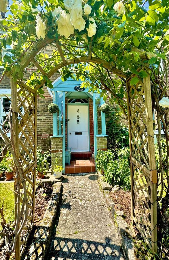 Garden Cottage - 3 Bedroom Close To Town And Beach Μπόρνμουθ Εξωτερικό φωτογραφία