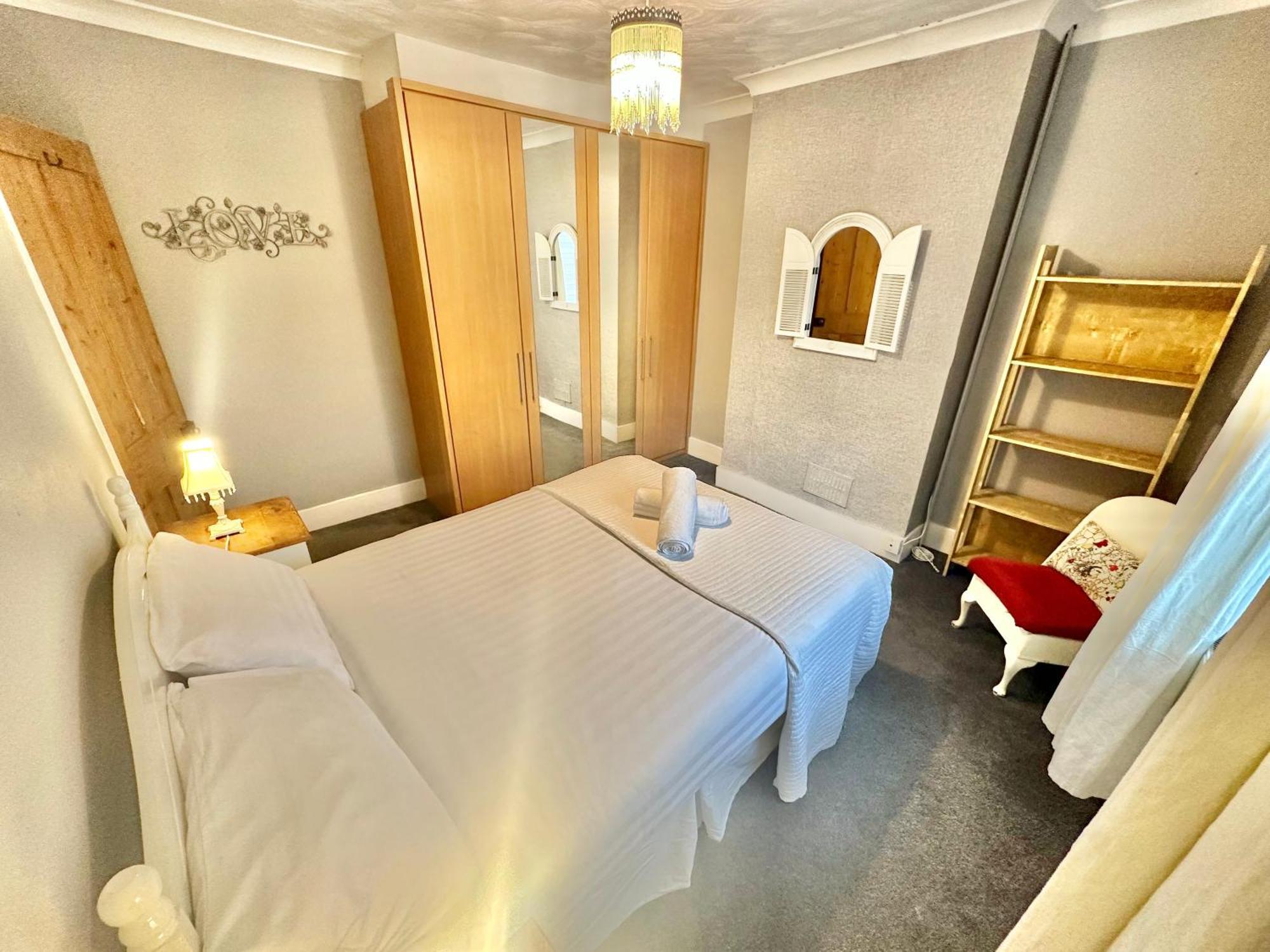 Garden Cottage - 3 Bedroom Close To Town And Beach Μπόρνμουθ Εξωτερικό φωτογραφία